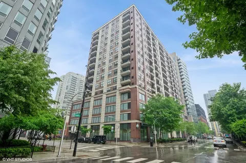 451 W Huron St #905, Chicago, IL 60654