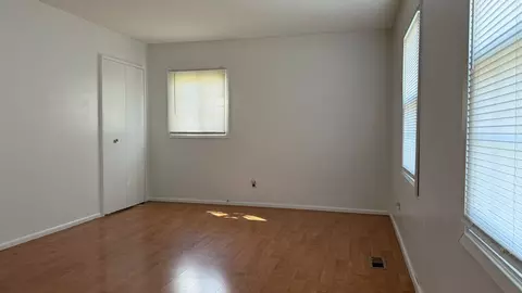 Bedroom - 708 Duncan Rd, Champaign, IL 61821 photo 2 of 4