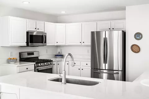 Kitchen - 2803 Spangle Rd, Bloomington, IL 61705 photo 6 of 6