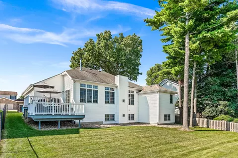 Exterior - 2803 Spangle Rd, Bloomington, IL 61705 photo 5 of 9