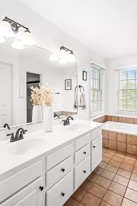 Bath - 2803 Spangle Rd, Bloomington, IL 61705 photo 1 of 5