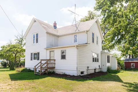 245 S Somonauk Rd, Cortland, IL 60112