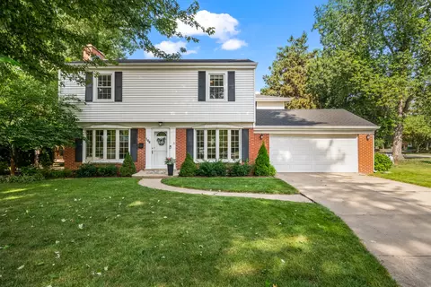 106 S Stratford Rd, Arlington Heights, IL 60004