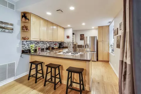 1908 W Chase Ave #103, Chicago, IL 60626 photo 7