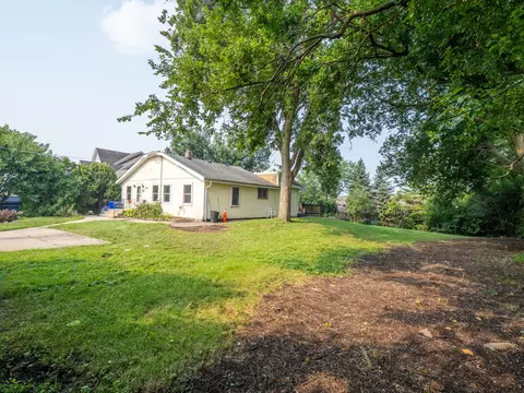 2022 Stoddard Ave, Wheaton, IL 60187 photo 2