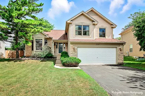 2647 N Cherry Cove Ln, Round Lake Beach, IL 60073