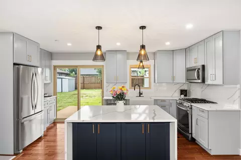 Kitchen - 812 Lear Ln, New Lenox, IL 60451 photo 1 of 6