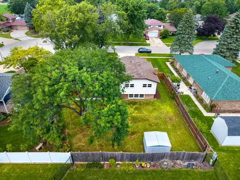 View/Area - 812 Lear Ln, New Lenox, IL 60451 photo 4 of 12