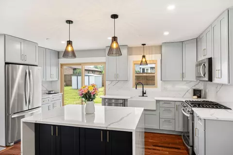 Kitchen - 812 Lear Ln, New Lenox, IL 60451 photo 2 of 6