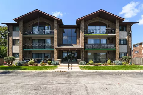 9051 S Roberts Rd #307, Hickory Hills, IL 60457