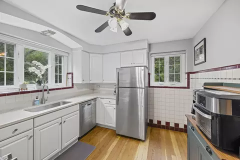 Kitchen - 530 Byrd Rd, Riverside, IL 60546 photo 1 of 3
