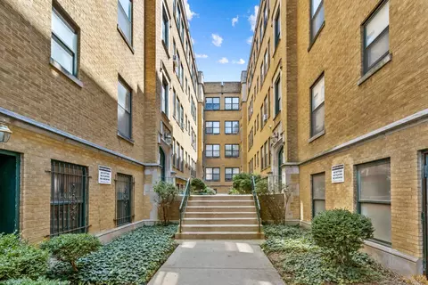 7205 S Yates Blvd #1B, Chicago, IL 60649