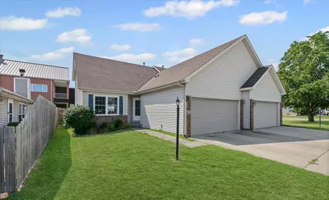 803 Prestwick Pt, Champaign, IL 61822