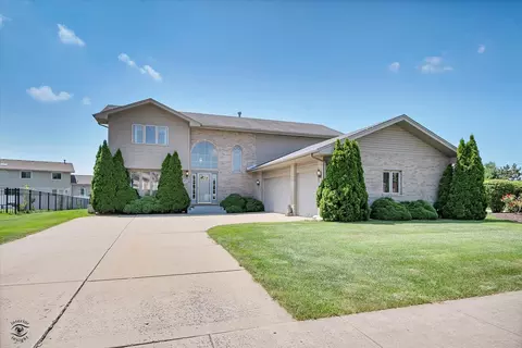 7959 Brookside Glen Dr, Tinley Park, IL 60487
