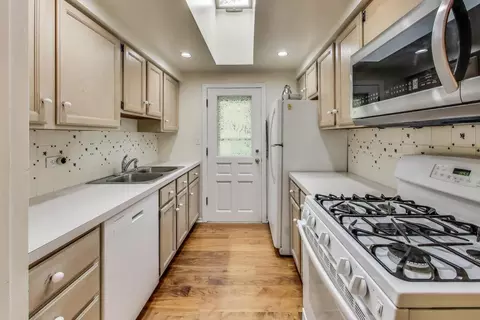 1930 Bennett Ave, Evanston, IL 60201 photo 7