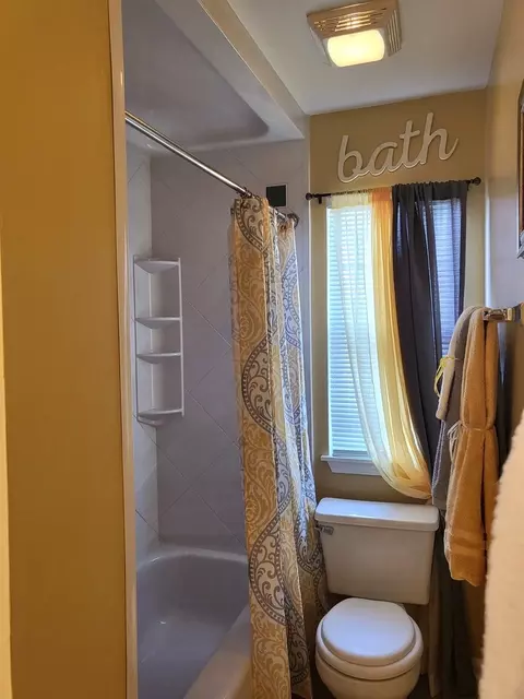 Bath - 20860 W Ames Ct, Plainfield, IL 60544 photo 3 of 4