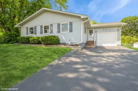 3216 Terrace Dr, Mchenry, IL 60050 photo 2