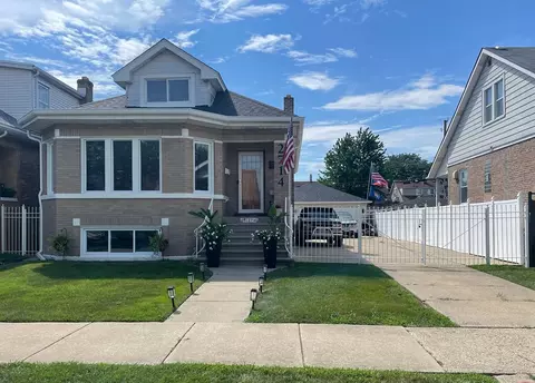 2714 N Mango Ave, Chicago, IL 60639