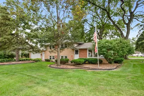 7213 W 109th St, Worth, IL 60482