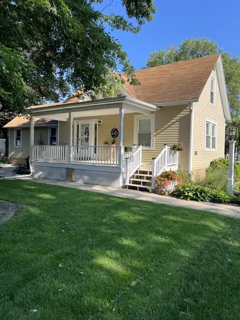 116 N 1st St, Princeton, IL 61356