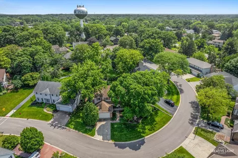 6382 Twin Oaks Ln, Lisle, IL 60532