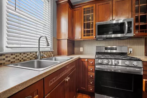 Kitchen - 1205 E Oakland Ave, Bloomington, IL 61701 photo 4 of 4