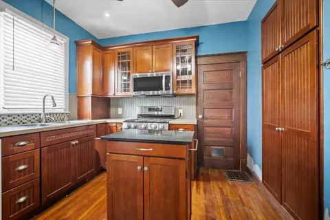 Kitchen - 1205 E Oakland Ave, Bloomington, IL 61701 photo 3 of 4