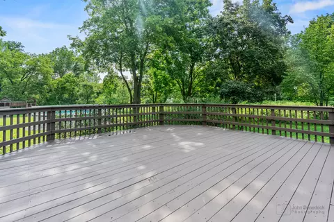 Exterior - 1025 Harper Dr, Algonquin, IL 60102 photo 5 of 7