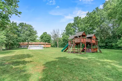 Exterior - 1025 Harper Dr, Algonquin, IL 60102 photo 7 of 7
