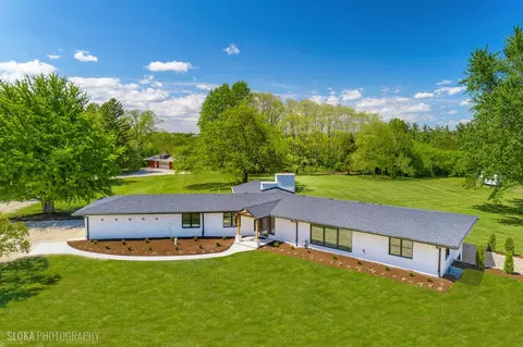 23489 N Old Barrington Rd, Barrington, IL 60010