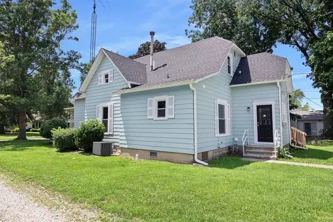 722 E Madison Ave, Chrisman, IL 61924 photo 3