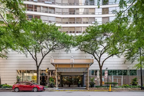 110 E Delaware Pl #1001, Chicago, IL 60611