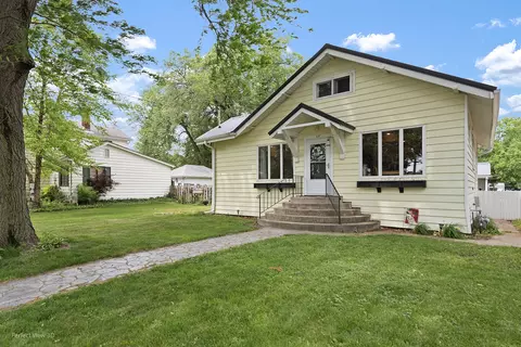 607 S Main St, Yorkville, IL 60560