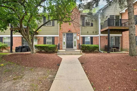 1543 Raymond Dr #204, Naperville, IL 60563