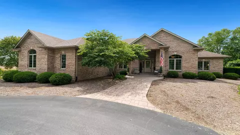 2721 Squaw Prairie Rd, Belvidere, IL 61008
