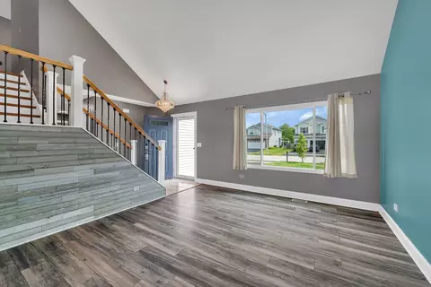 Living - 2109 Gray Hawk Dr, Plainfield, IL 60586 photo 2 of 4
