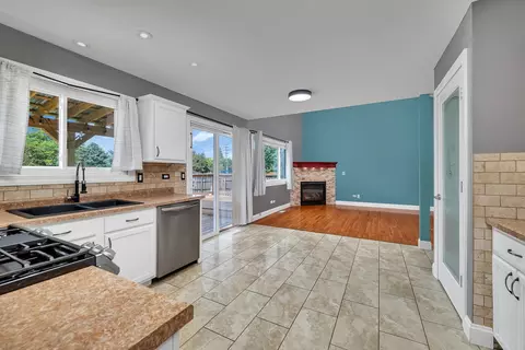 Kitchen - 2109 Gray Hawk Dr, Plainfield, IL 60586 photo 6 of 6