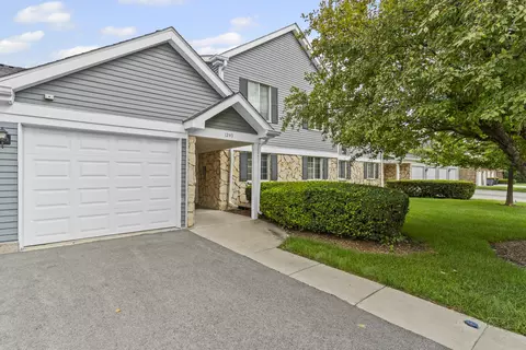 1249 Williams Port Dr #24-C, Westmont, IL 60559