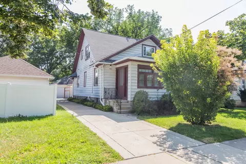 523 N Liberty St, Elgin, IL 60120