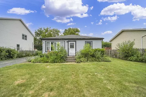 20772 N Elizabeth Ave, Prairie View, IL 60069