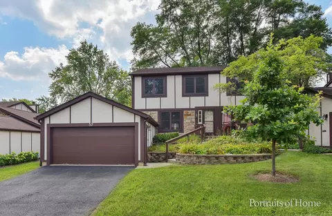57 White Oak Cir, Saint Charles, IL 60174