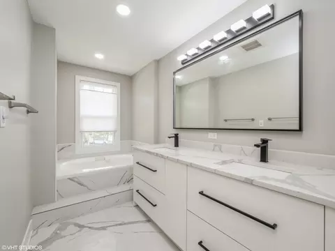 4509 Opal Dr, Hoffman Estates, IL 60192 photo 8