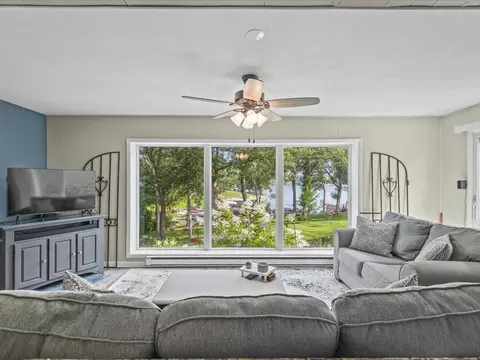 Living - 1950 Baintree Rd, Davis, IL 61019 photo 2 of 5