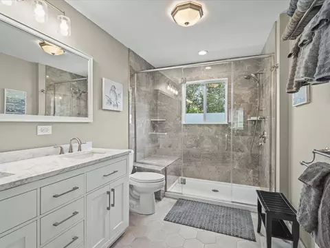 Bath - 1950 Baintree Rd, Davis, IL 61019 photo 1 of 1