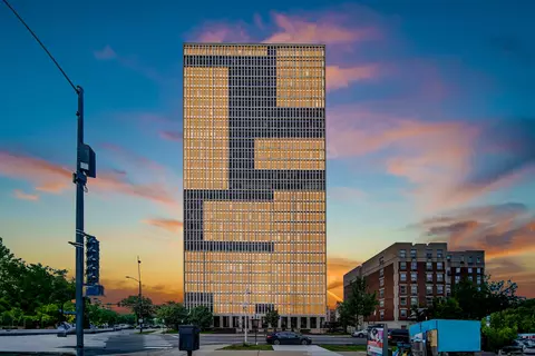 6700 S South Shore Dr #21B, Chicago, IL 60649