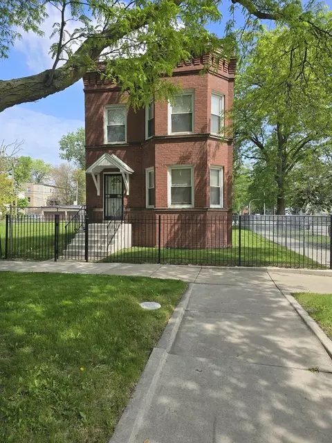 1244 E 70th St, Chicago, IL 60637