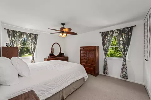 Bedroom - 3960 Colony Ct, Hoffman Estates, IL 60192 photo 1 of 4