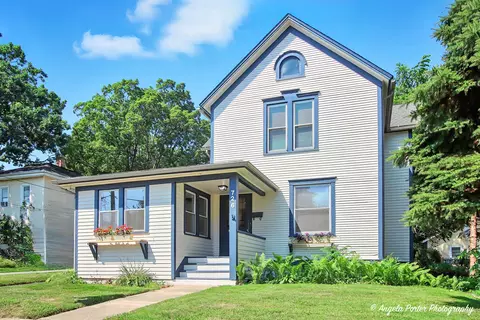 726 North Ave, Waukegan, IL 60085
