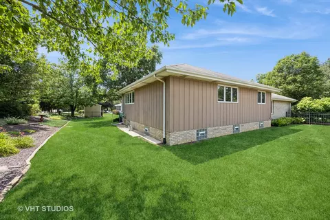 Exterior - 18821 Dickens Dr, Mokena, IL 60448 photo 5 of 7