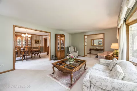 Living - 18821 Dickens Dr, Mokena, IL 60448 photo 2 of 3